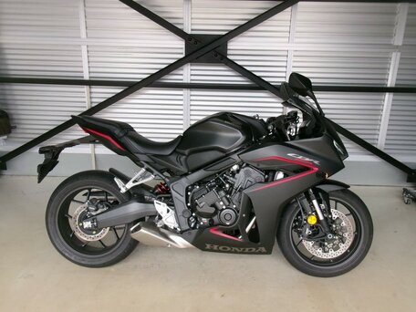 2025 Honda CBR 650R, чёрный, 1299000 рублей, вид 2