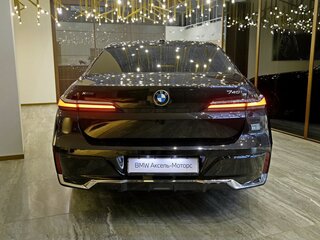 2026 BMW 7 серии 740i xDrive VII (G70), чёрный, 16450000 рублей, вид 5