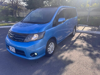 2010 Nissan Serena III (C25), голубой, 925000 рублей, вид 3