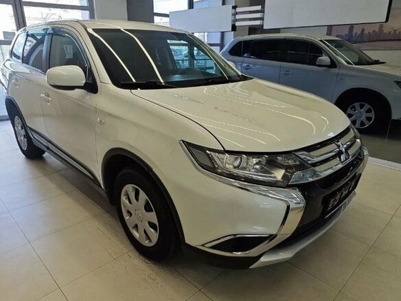 2015 Mitsubishi Outlander III Рестайлинг 2, белый, 1350000 рублей - вид 2