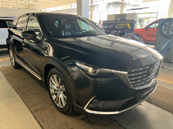 2022 Mazda CX-9 II Рестайлинг, чёрный, 3890000 рублей - вид 2