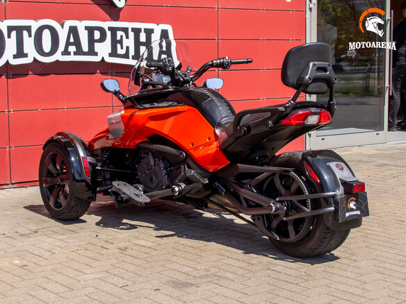 2015 BRP Can-Am Spyder, оранжевый, 1412908 рублей - вид 3