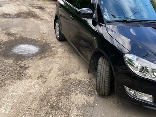 2010 Skoda Fabia II Рестайлинг, чёрный, 800000 рублей, вид 2