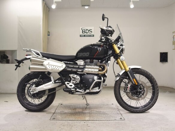 2025 Triumph Scrambler, чёрный - вид 4