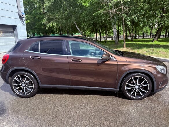 2014 Mercedes-Benz GLA 200 I (X156), коричневый - вид 16