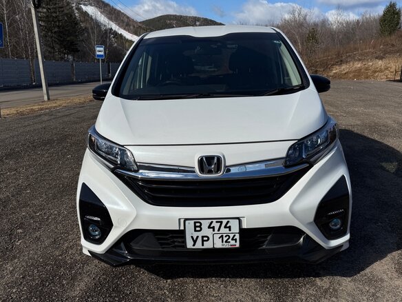 2022 Honda Freed II Рестайлинг, белый, 1850000 рублей - вид 3