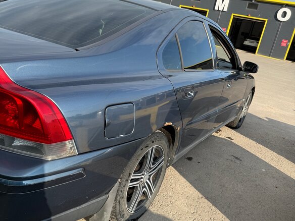 2005 Volvo S60 I Рестайлинг, синий, 400000 рублей - вид 1