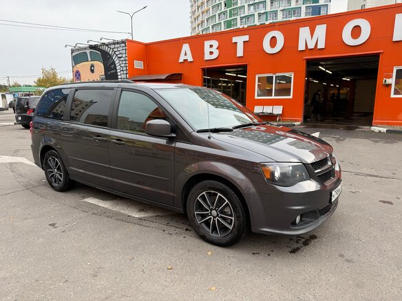 2017 Dodge Caravan Grand V, серый, 2150000 рублей - вид 1