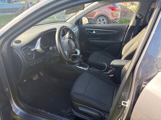 2022 Kia Rio X IV Рестайлинг, серый, 2300000 рублей, вид 5