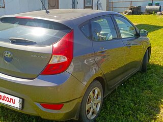 2013 Hyundai Solaris I, серый, 680000 рублей, вид 2