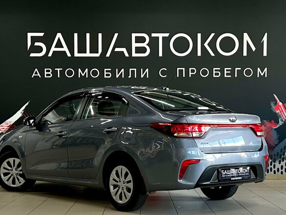 2018 Kia Rio IV, серый, 1199000 рублей - вид 3