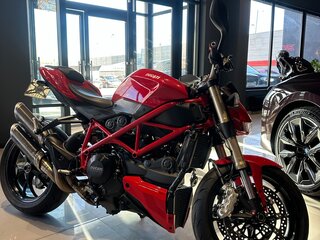 2014 Ducati Streetfighter, красный, 600000 рублей, вид 1