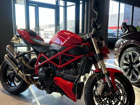 2014 Ducati Streetfighter, красный, 600000 рублей, вид 1