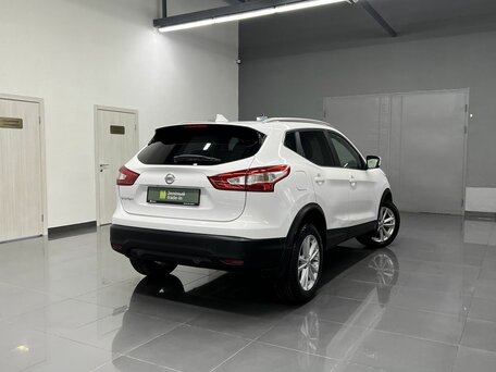 2018 Nissan Qashqai II, белый, 1615000 рублей, вид 2