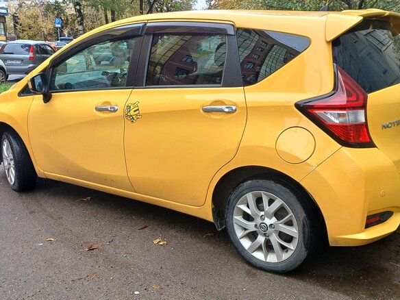 2019 Nissan Note e-Power II Рестайлинг, жёлтый, 940000 рублей - вид 6
