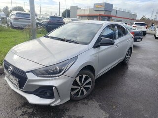 2017 Hyundai Solaris II, серебристый, 989000 рублей, вид 1