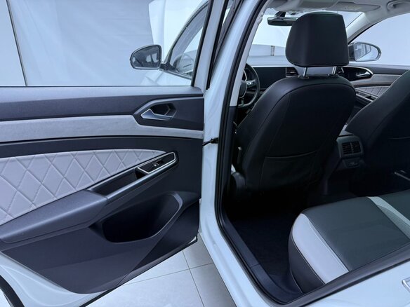 2022 Jetta VS7 I Рестайлинг 1, белый, 1520007 рублей - вид 11