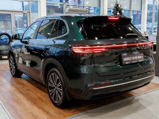 2026 Geely EX5 Гибрид EM-R, зелёный, 3829990 рублей, вид 4