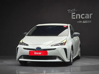 2020 Toyota Prius IV Рестайлинг (XW50), белый, 2263000 рублей, вид 2