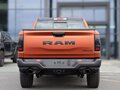 2026 Ram 1500 Crew Cab V Рестайлинг, оранжевый, 9010000 рублей - вид 5