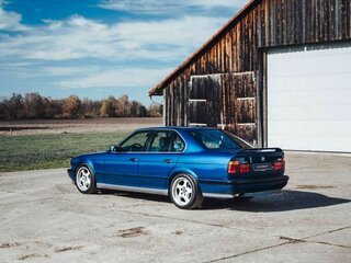 1992 BMW M5 II (E34), синий, 5650000 рублей, вид 4