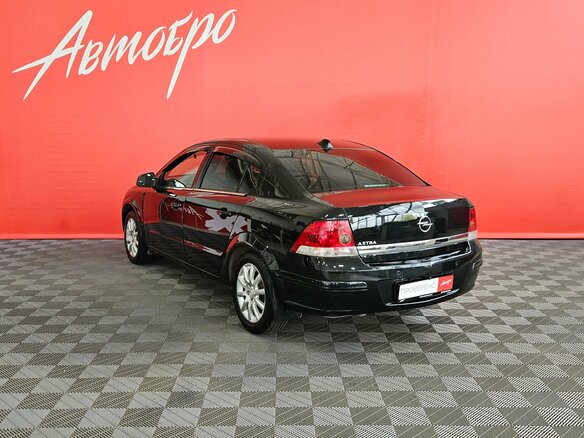 2012 Opel Astra H Рестайлинг, чёрный, 700000 рублей - вид 3