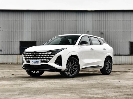 2026 Changan UNI-Z, белый, 2430369 рублей, вид 3