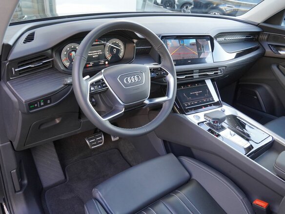 2026 Audi Q6 40 TFSI, чёрный, 7359000 рублей - вид 11