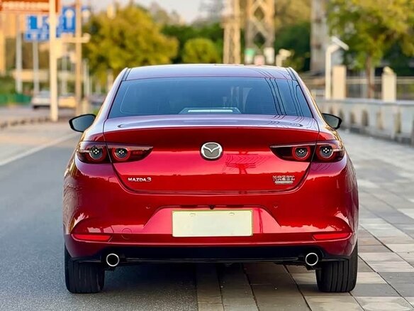 2022 Mazda 3 Axela IV (BP), красный, 1850000 рублей - вид 5