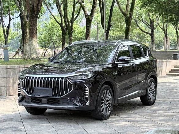 2023 Jetour X70+ I, чёрный, 1330000 рублей - вид 2