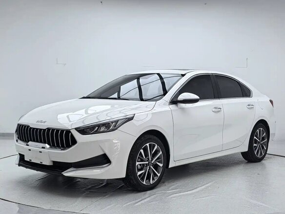 2021 Kia K3 II (China Market), белый, 1400000 рублей