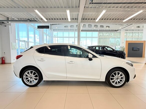 2013 Mazda Axela II Рестайлинг, белый, 1299000 рублей - вид 7