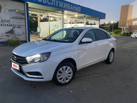2021 Lada (ВАЗ) Vesta I, белый, 735000 рублей, вид 1