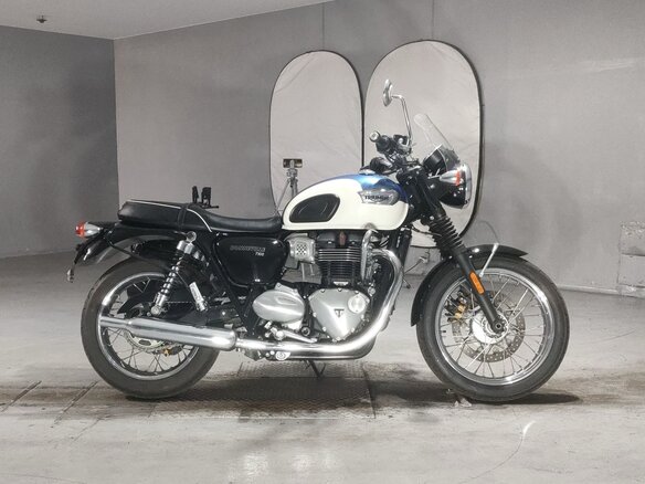 2016 Triumph Bonneville T100, белый, 765000 рублей