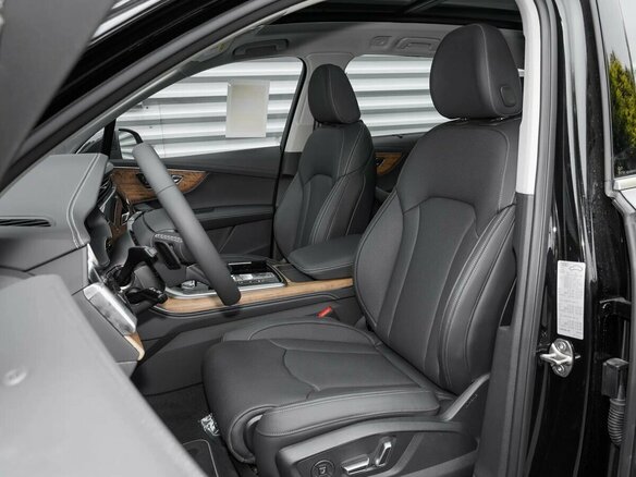 2025 Audi Q7 55 TFSI II (4M) Рестайлинг 2, бежевый, 13100000 рублей - вид 15
