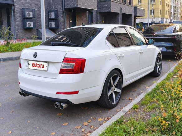2013 Skoda Octavia III (A7), белый, 1350000 рублей - вид 2