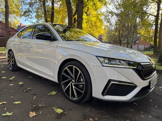 2021 Skoda Octavia IV (A8), белый, 2690000 рублей, вид 4