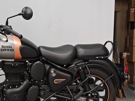 2026 Royal Enfield Classic 350, серый, 520000 рублей, вид 4