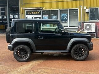 2022 Suzuki Jimny Sierra IV, чёрный, 1695084 рублей, вид 3