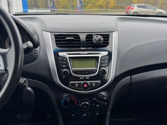2011 Hyundai Solaris I, чёрный, 770000 рублей - вид 10