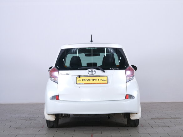 2015 Toyota Ractis II, белый - вид 4