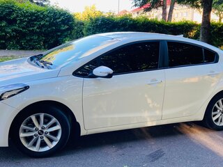 2017 Kia Cerato III Рестайлинг (Classic), белый, 1420000 рублей, вид 2