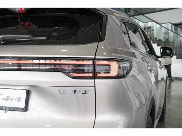 2026 Changan UNI-S I Рестайлинг, золотистый - вид 16