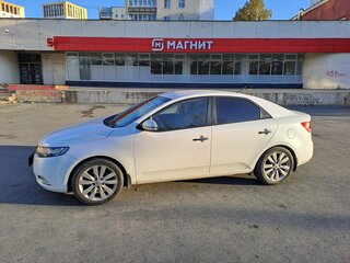 2012 Kia Cerato 6-speed II, белый, 800000 рублей, вид 3