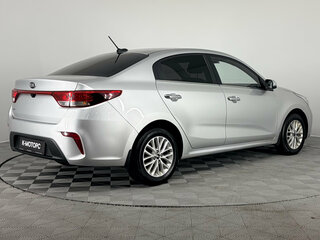 2017 Kia Rio IV, серебристый, 1350000 рублей, вид 5