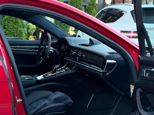 2019 Porsche Panamera GTS Sport Turismo II, красный, 7800000 рублей - вид 7