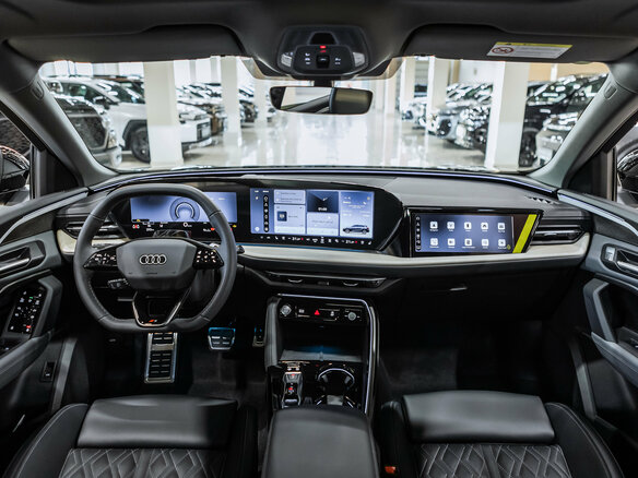 2026 Audi Q5 L III (GU), чёрный, 6375000 рублей - вид 2