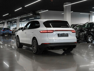 2019 Porsche Cayenne III, белый, 5580000 рублей, вид 5