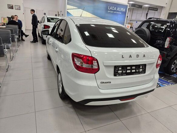 2026 Lada (ВАЗ) Granta I Рестайлинг, белый, 1131000 рублей - вид 10