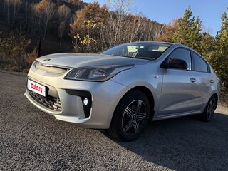 2018 Kia Rio IV, серебристый, 1350000 рублей, вид 1